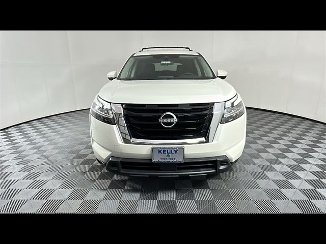 2022 Nissan Pathfinder SV