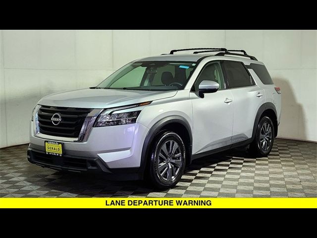 2022 Nissan Pathfinder SV