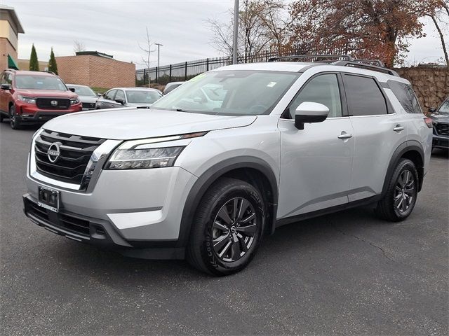 2022 Nissan Pathfinder SV