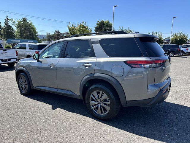 2022 Nissan Pathfinder SV