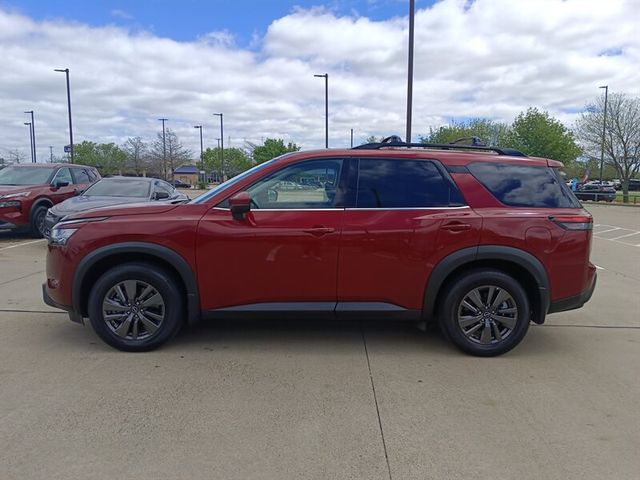 2022 Nissan Pathfinder SV