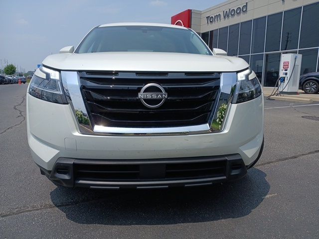 2022 Nissan Pathfinder SV