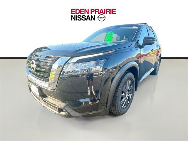 2022 Nissan Pathfinder SV