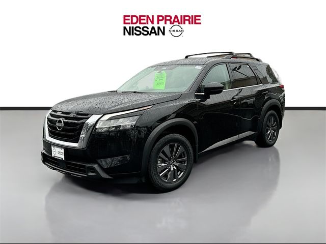 2022 Nissan Pathfinder SV