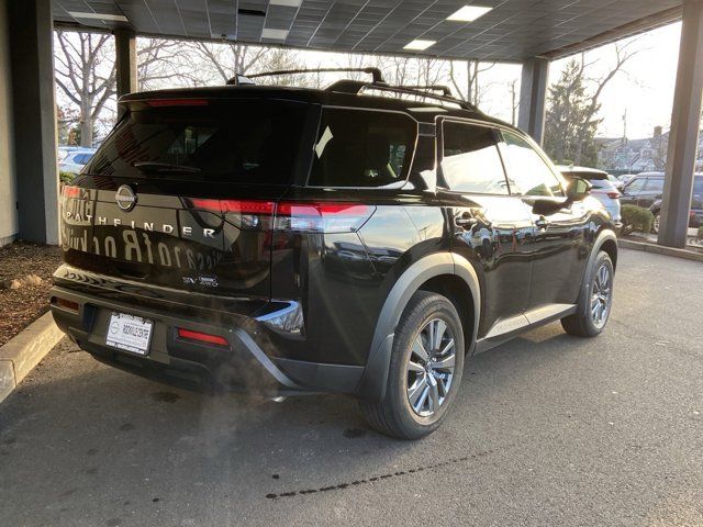 2022 Nissan Pathfinder SV