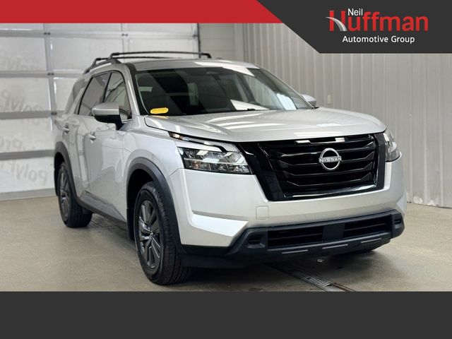 2022 Nissan Pathfinder SV