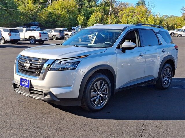 2022 Nissan Pathfinder SV