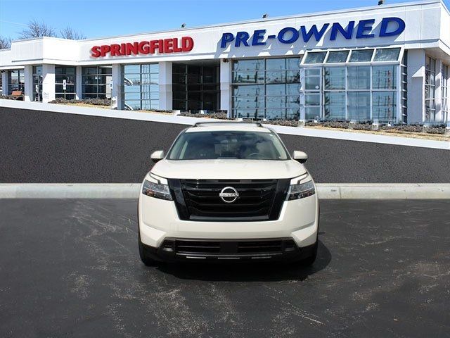 2022 Nissan Pathfinder SV