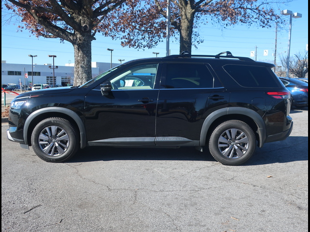 2022 Nissan Pathfinder SV