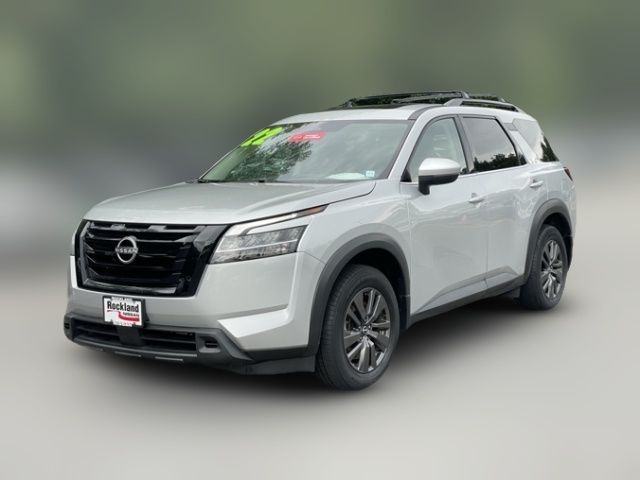 2022 Nissan Pathfinder SV