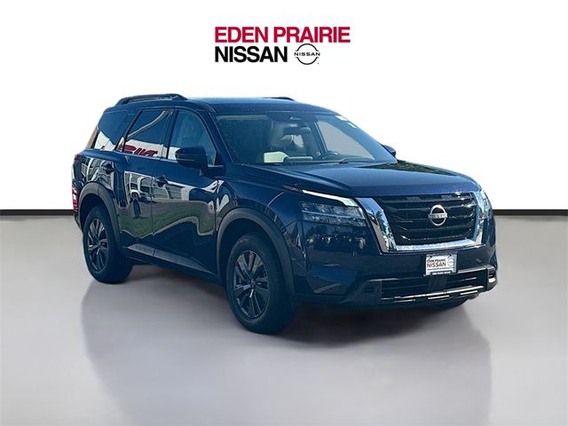 2022 Nissan Pathfinder SV
