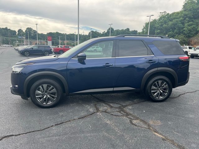 2022 Nissan Pathfinder SV