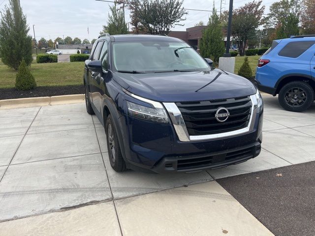 2022 Nissan Pathfinder SV