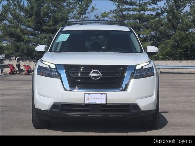 2022 Nissan Pathfinder SV