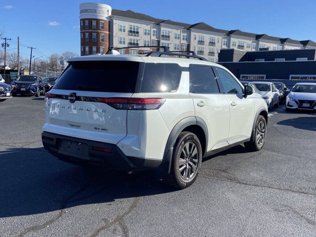 2022 Nissan Pathfinder SV