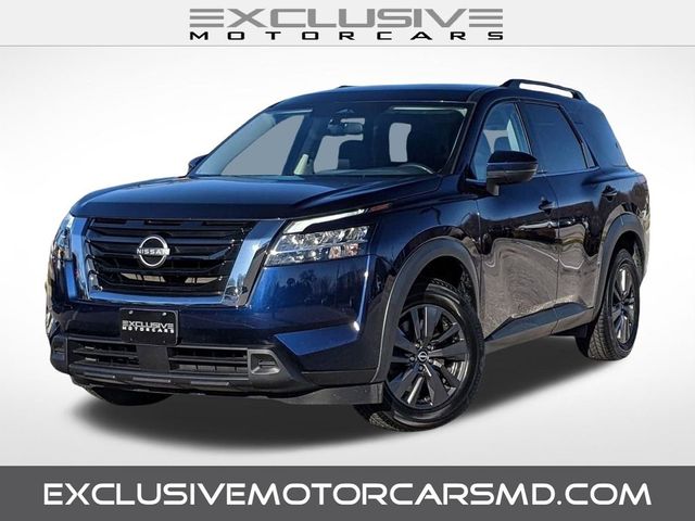 2022 Nissan Pathfinder SV