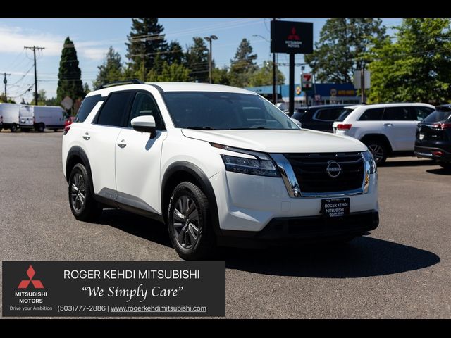 2022 Nissan Pathfinder SV