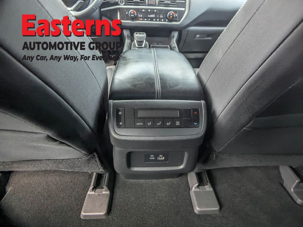 2022 Nissan Pathfinder SV - Photo 37