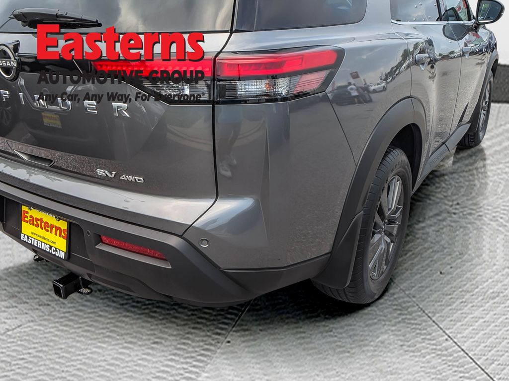 2022 Nissan Pathfinder SV - Photo 8