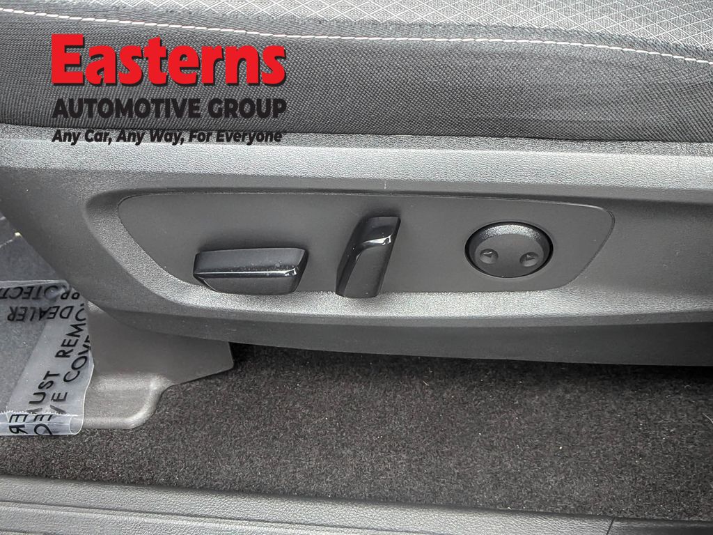 2022 Nissan Pathfinder SV - Photo 32
