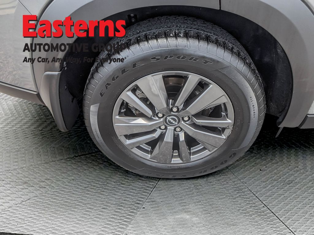2022 Nissan Pathfinder SV - Photo 13
