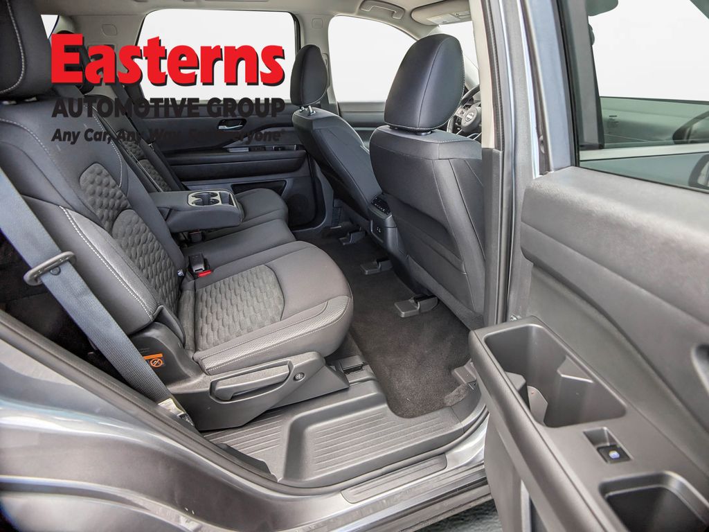 2022 Nissan Pathfinder SV - Photo 17
