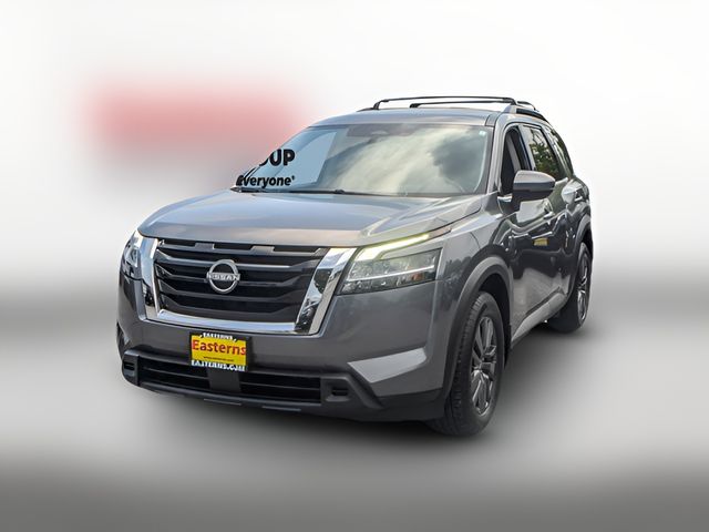 2022 Nissan Pathfinder SV