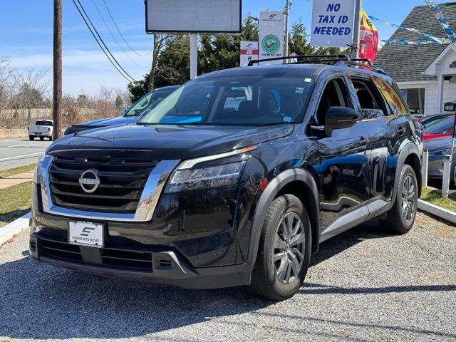 2022 Nissan Pathfinder SV