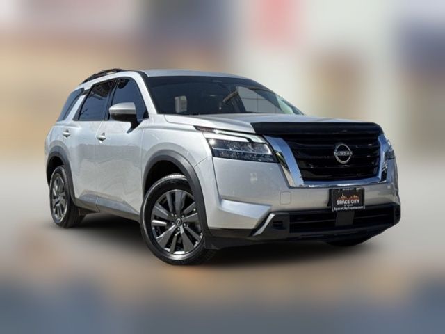 2022 Nissan Pathfinder SV