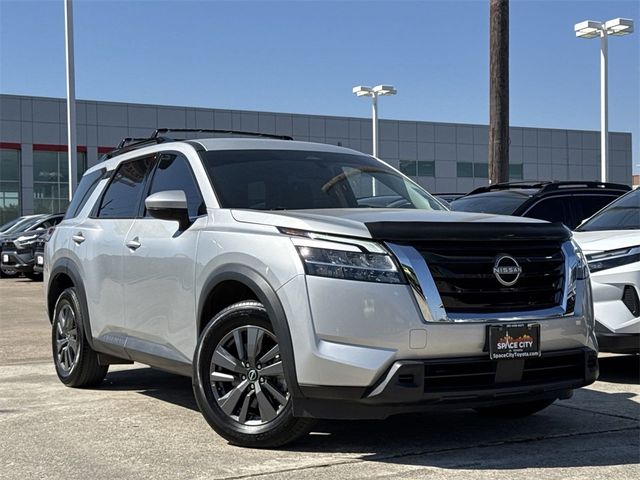 2022 Nissan Pathfinder SV