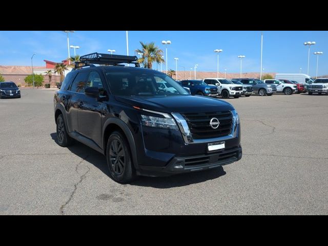 2022 Nissan Pathfinder SV