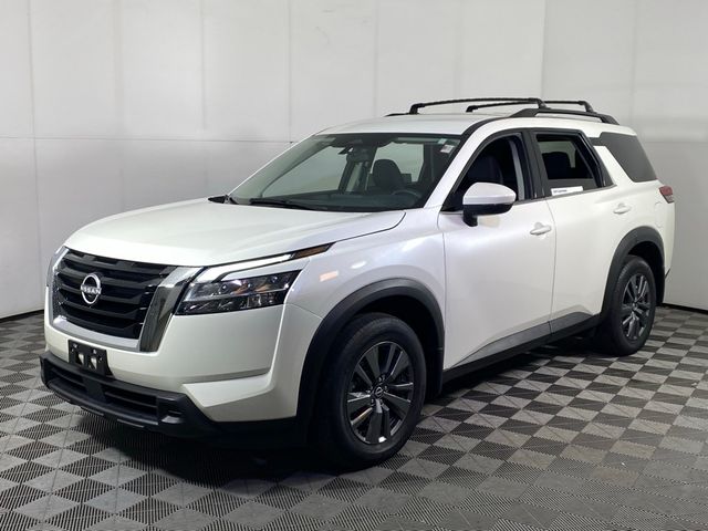 2022 Nissan Pathfinder SV