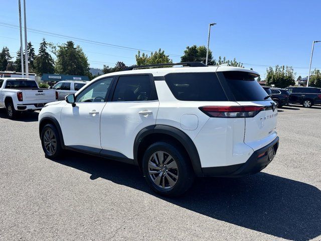 2022 Nissan Pathfinder SV