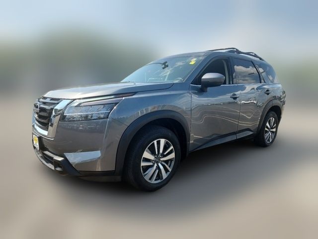 2022 Nissan Pathfinder SV