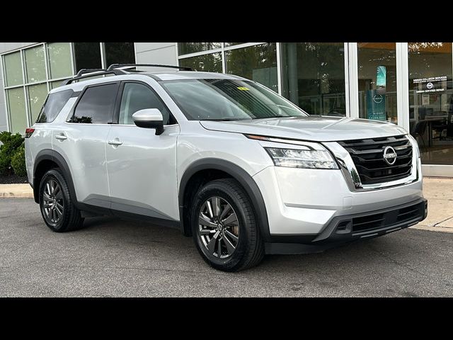 2022 Nissan Pathfinder SV