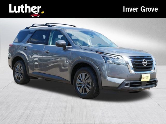 2022 Nissan Pathfinder SV