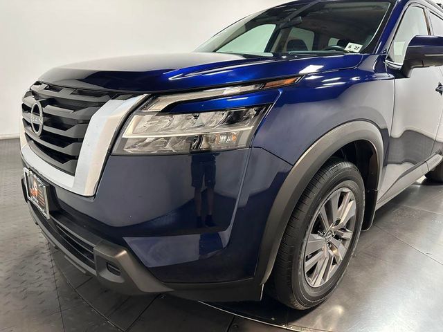2022 Nissan Pathfinder SV
