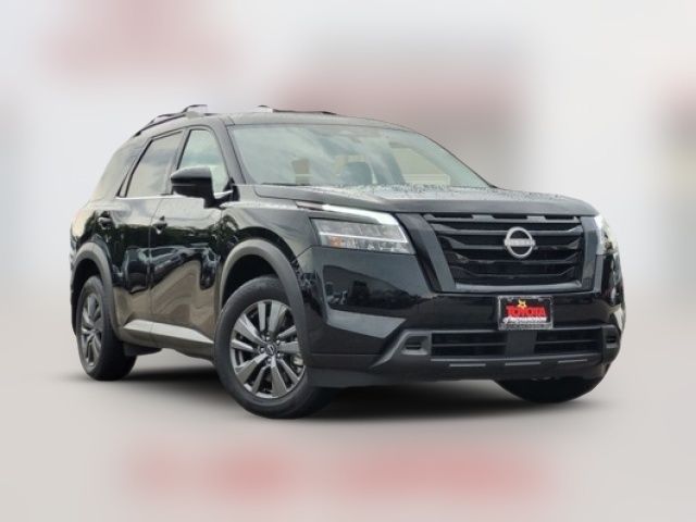 2022 Nissan Pathfinder SV