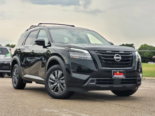 2022 Nissan Pathfinder SV
