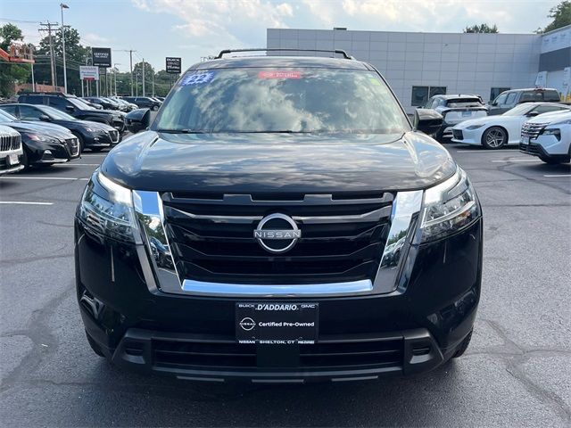 2022 Nissan Pathfinder SV
