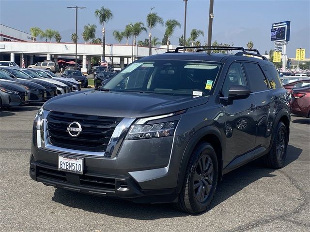 2022 Nissan Pathfinder SV