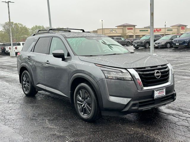 2022 Nissan Pathfinder SV