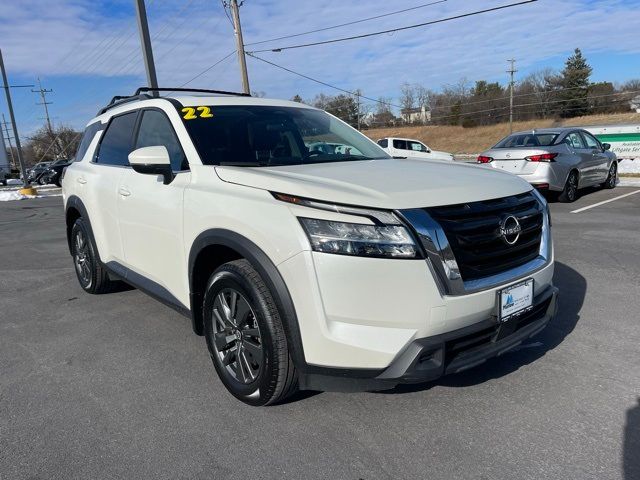 2022 Nissan Pathfinder SV