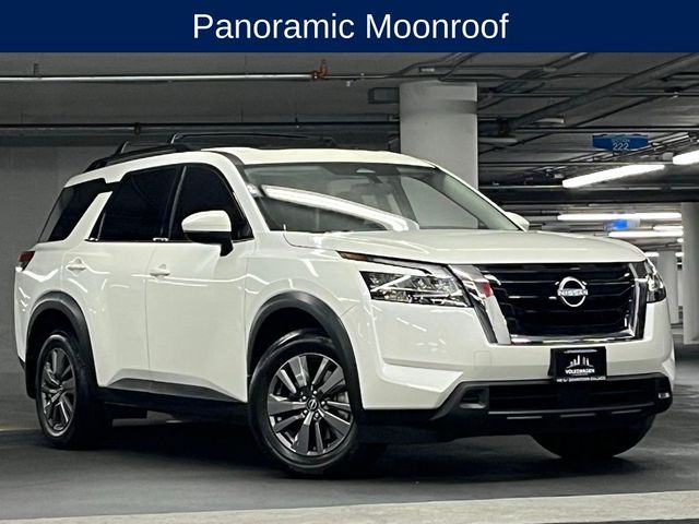 2022 Nissan Pathfinder SV