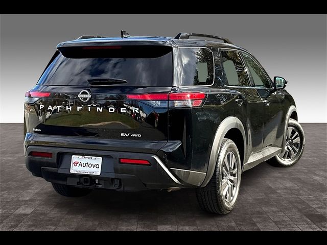 2022 Nissan Pathfinder SV