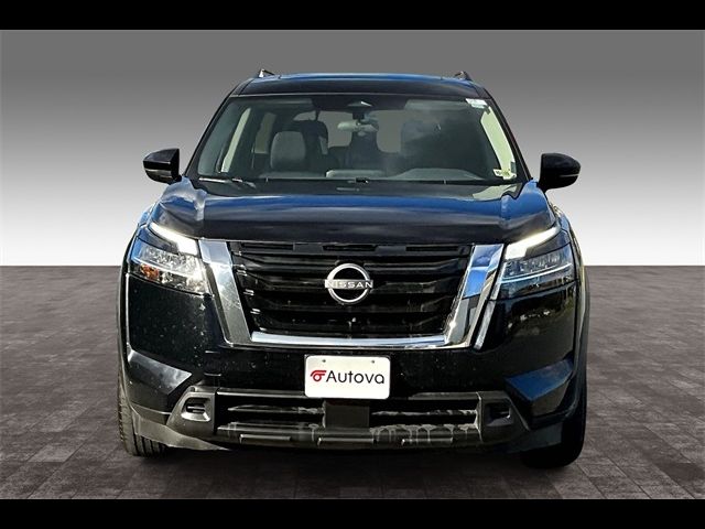 2022 Nissan Pathfinder SV