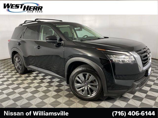 2022 Nissan Pathfinder SV