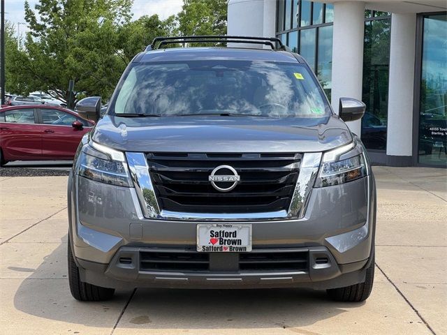 2022 Nissan Pathfinder SV