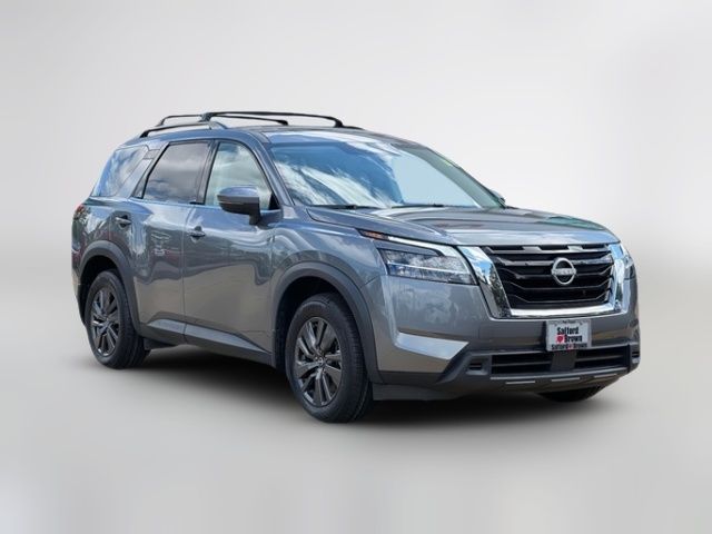 2022 Nissan Pathfinder SV