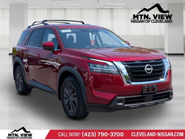 2022 Nissan Pathfinder SV